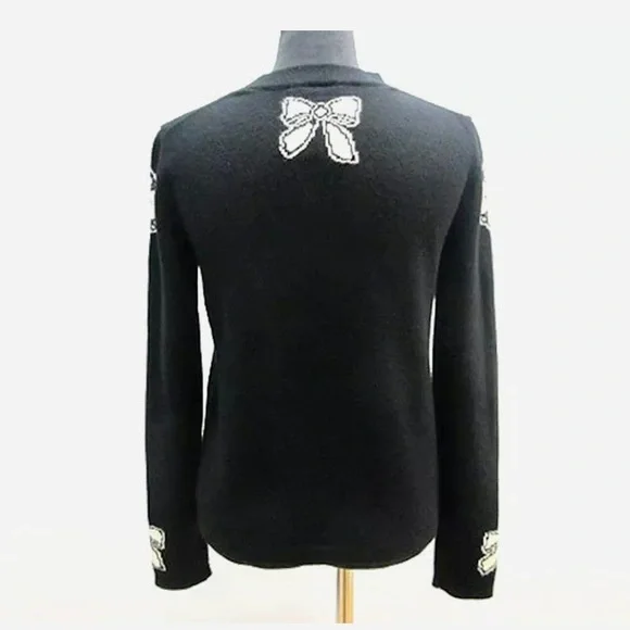 SOLD Chanel Cashmere Sweater. - Picture 2 of 7